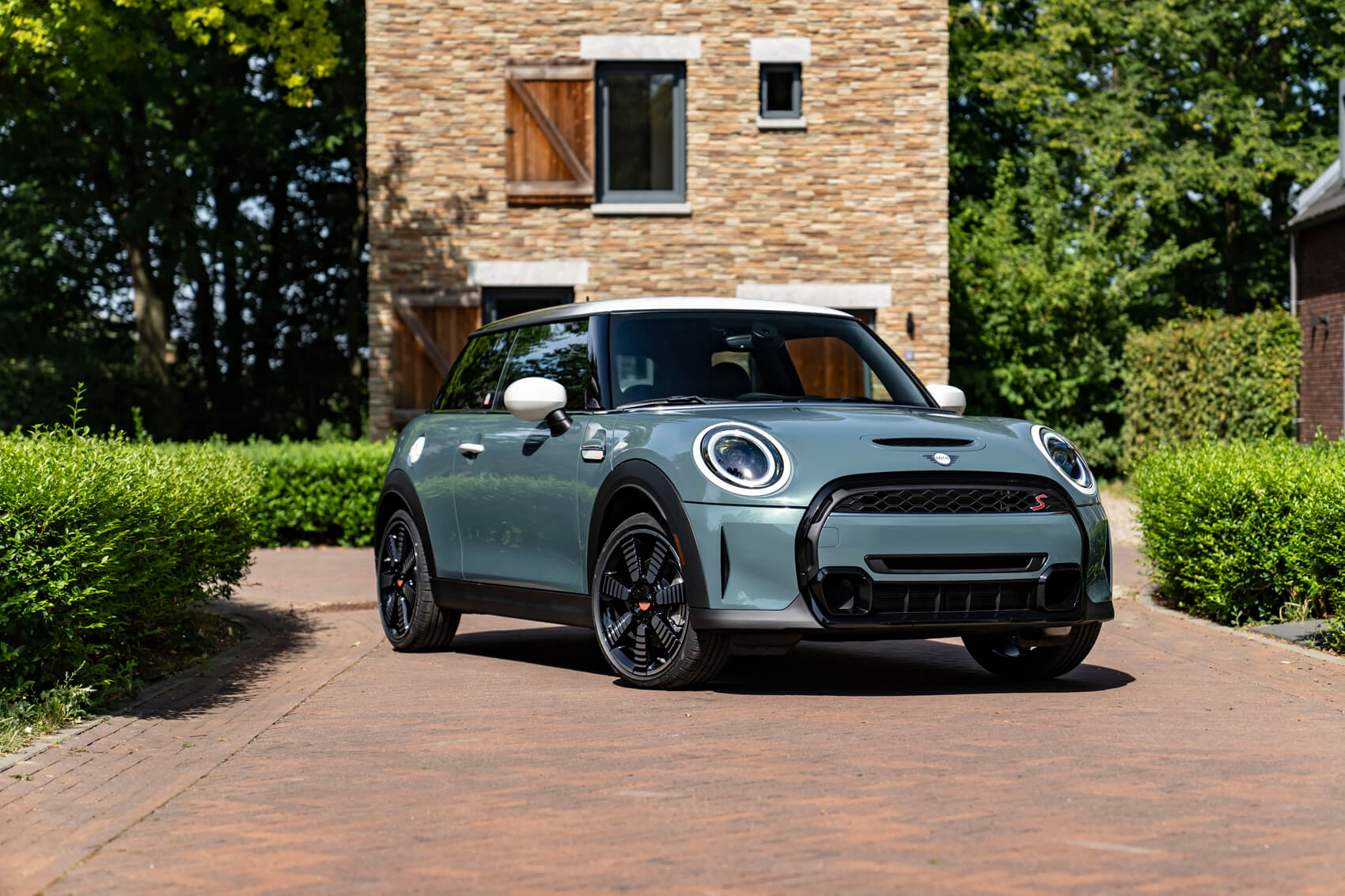 Explore MINI's Electric Lineup 