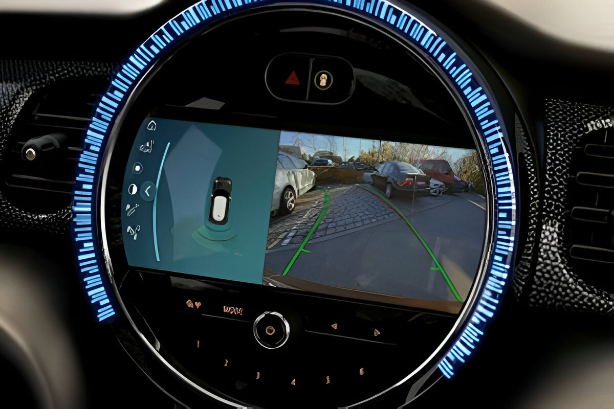 Rear-View Camera with Park Distance Control